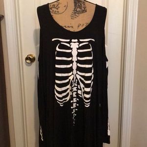 Skeleton dress brand new with tags size 4 Hot Topic with cold shoulders